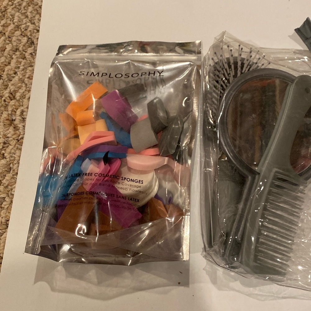 NIP Brush/Comb/Mirror Set + Simplosophy 36 Latex free Cosmetic Sponges